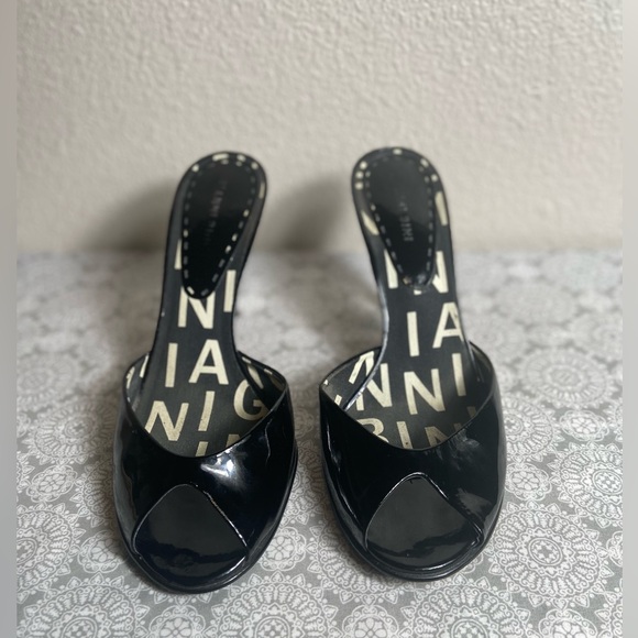 Gianni Bini~Black~Patent Leather~Slide~Pump~Peep Toe~Clear Acrylic Heel~Size 10 - Picture 6 of 14